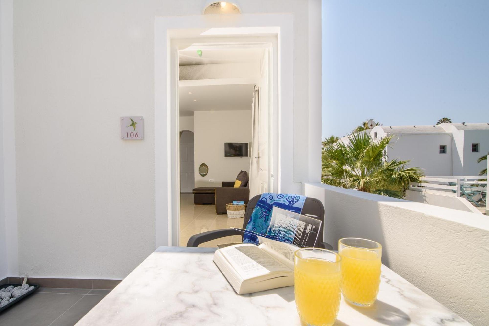 De_Naxia Suites Perissa  Pokoj fotografie
